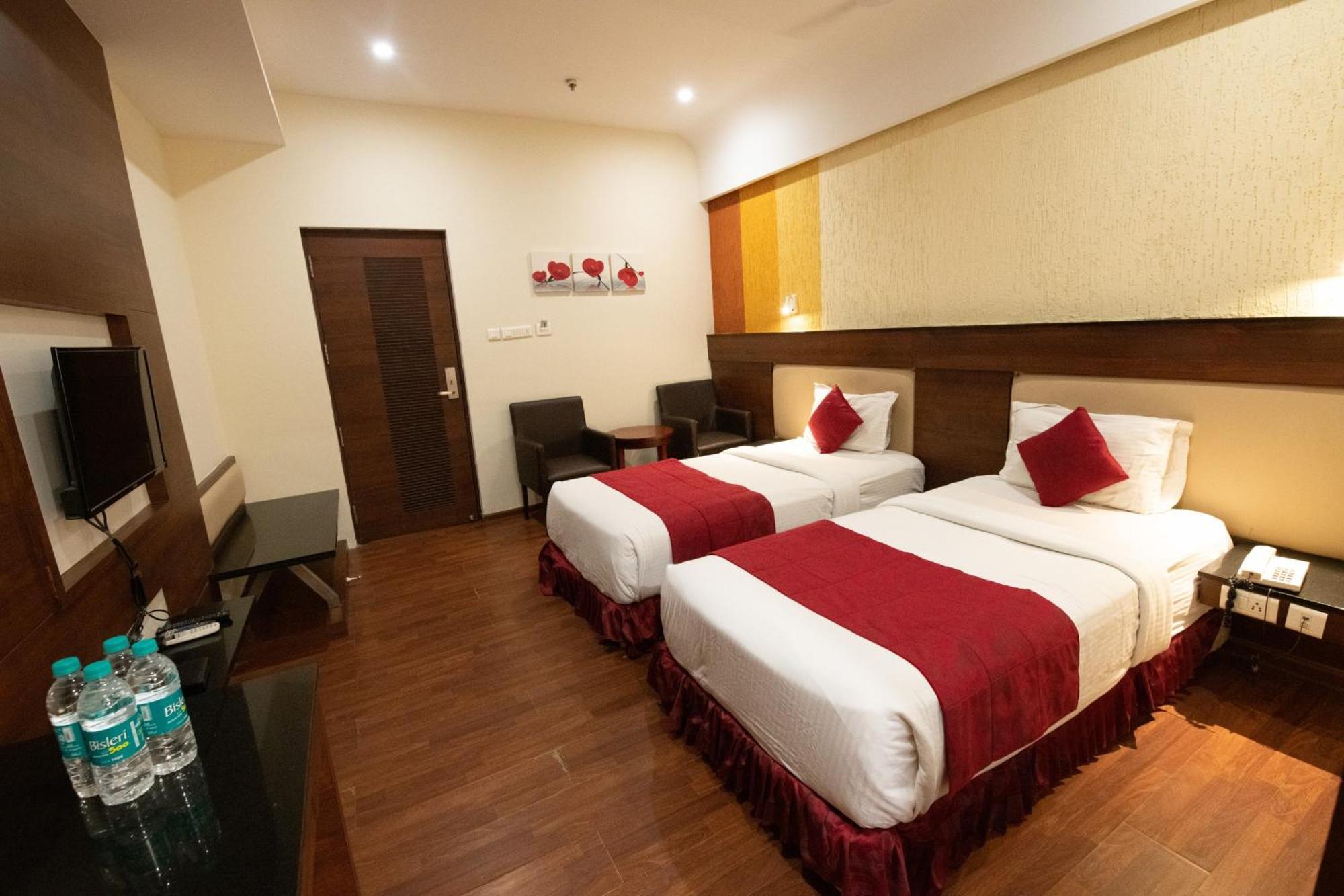 โรงแรม ไฮพอยต์ Tiruchirappalli ภายนอก รูปภาพ